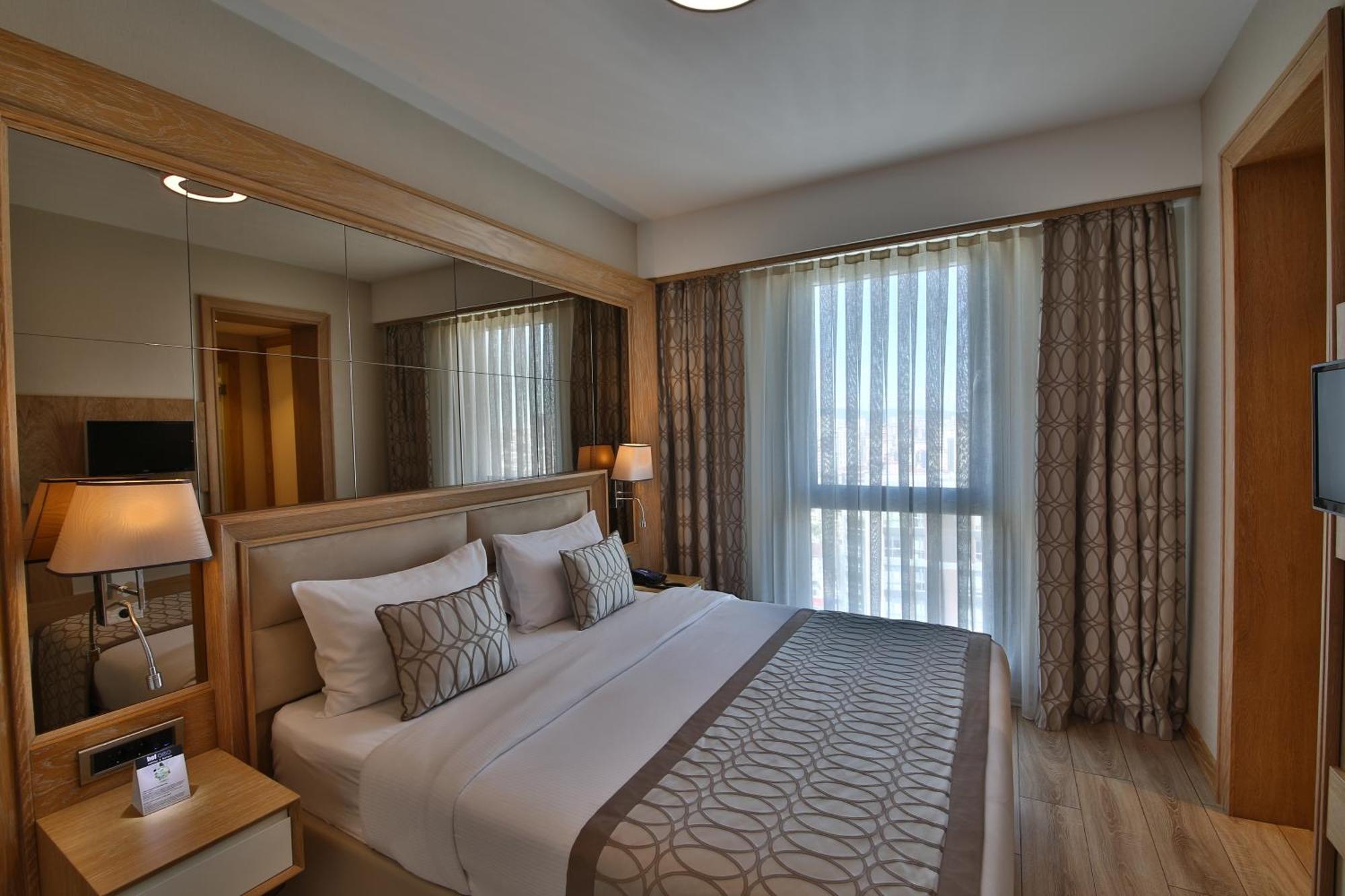Bof Hotels Ceo Suites Atasehir Estambul Exterior foto