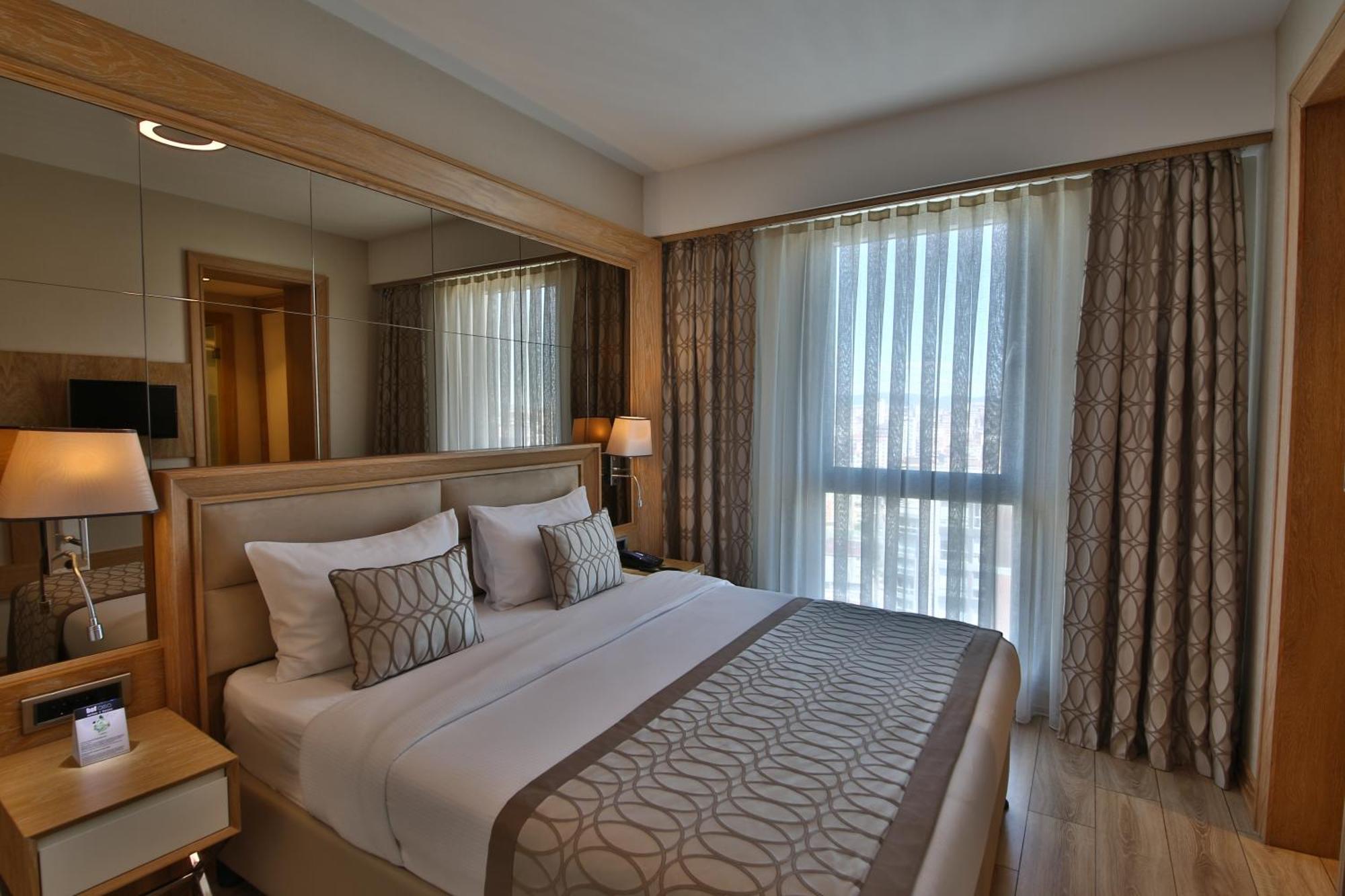 Bof Hotels Ceo Suites Atasehir Estambul Exterior foto